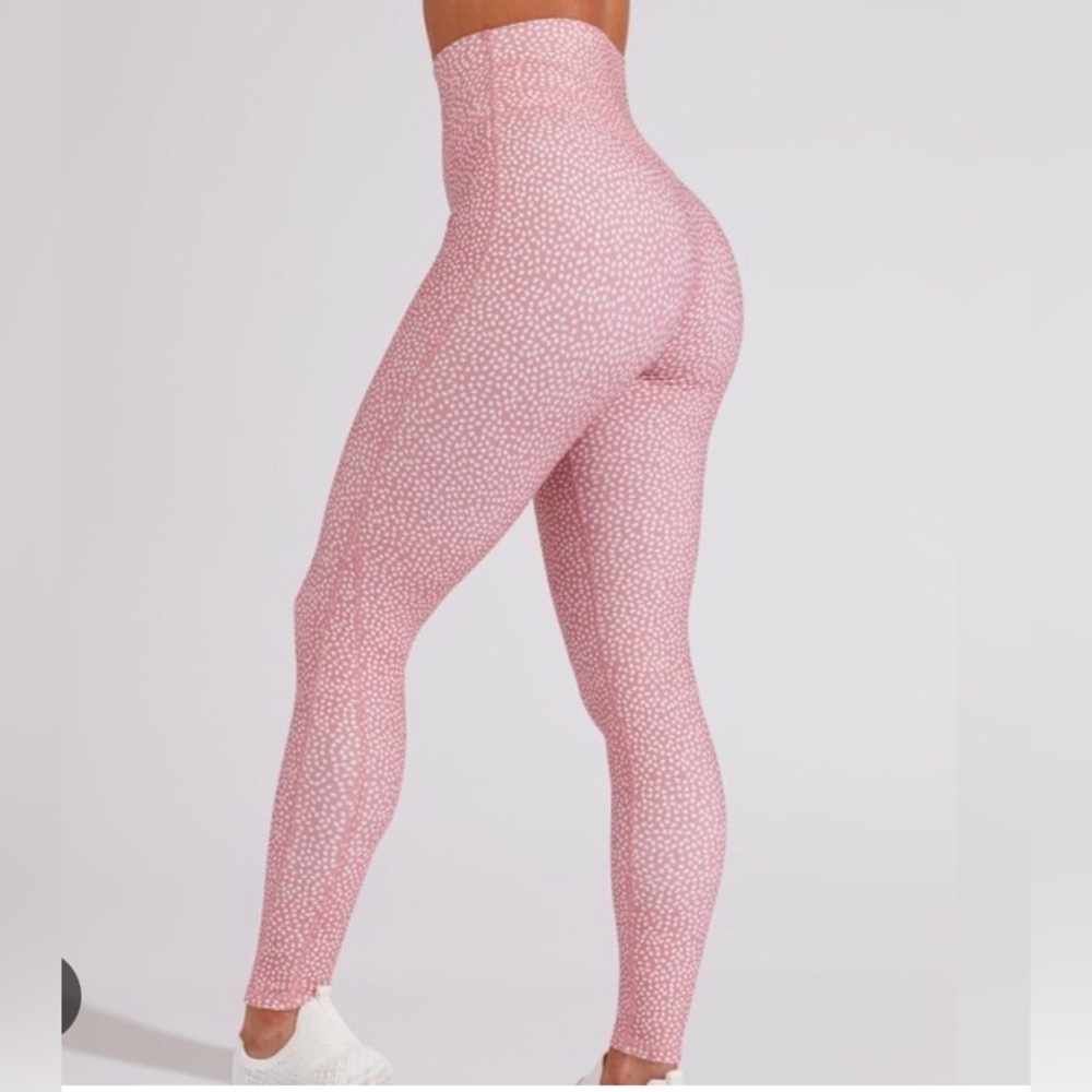 BuffBunny Salt Pink Bossy Legacy Leggings XL
